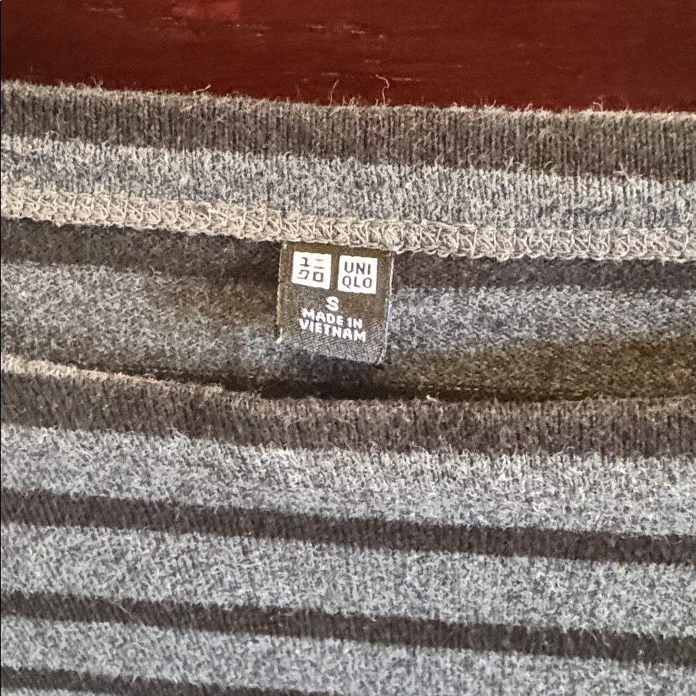 Uniqlo Gray and Black Striped Boatneck Long-Sleeve Top Women’s Size Small SML - Picture 4 of 6